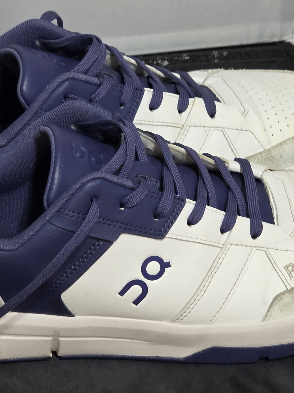 On Cloud The Roger Clubhouse Casual Shoes White / Acai Blue Sz 12 3MF10541534
